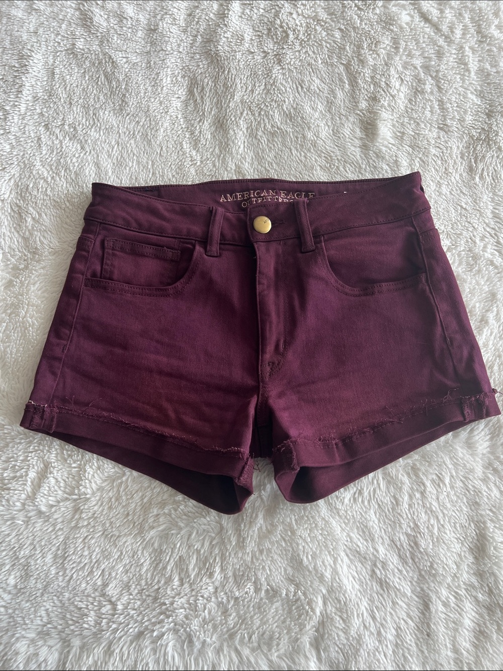 American Eagle Hi-Rise Shortie burgundy jeans size 6 super stretch